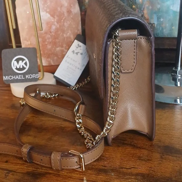 NEW!! DKNY Signature Logo Brown Bryant Flap Over Shoulder Bag/crossbody/ Clutch - Picture 4 of 17